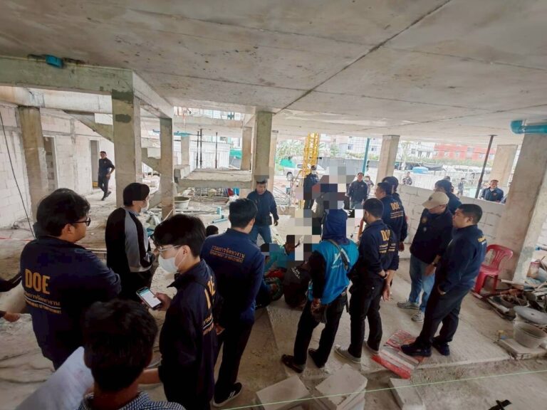 ဘန်ကောက်ရှိ ဆောက်လုပ်ရေးလုပ်ငန်းခွင်က အလုပ်လုပ်ခွင့်ပါမစ်မရှိတဲ့  မြန်မာ ၆ ဦးနဲ့ ခန့်ထားတဲ့ အလုပ်ရှင်ကို ဖမ်းဆီး